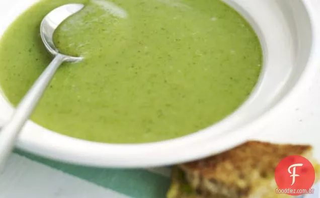 Sopa de brócolis com toasties de queijo