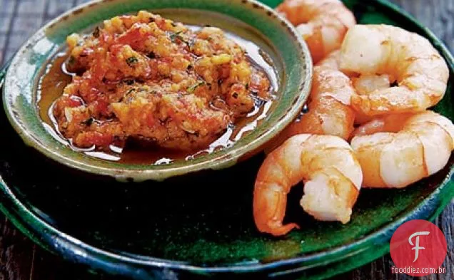 Camarões com molho Romesco
