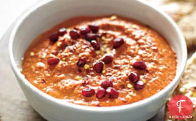 Molho De Pimenta Vermelha Assada E Noz Com Romã