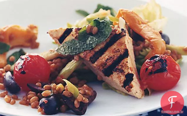 Salada de trigo-baga com Tofu grelhado