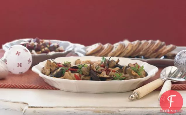 Cogumelos Em Escabeche Com Pimentão Vermelho E Chiles De Árbol