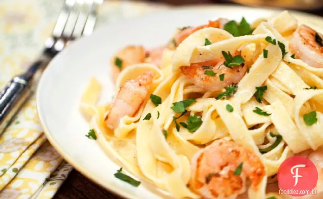 Camarão Fettuccine Alfredo