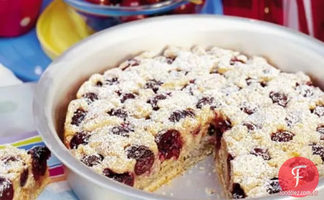 Bolo de cereja fresco com um toque de canela
