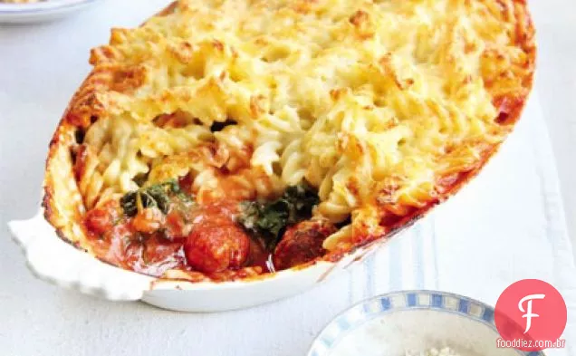 Salsicha ragu & espinafre massa assar
