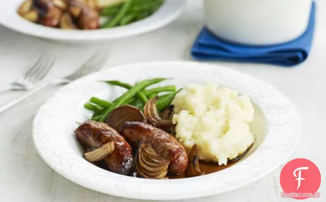 Salsichas com molho de cebola rápida