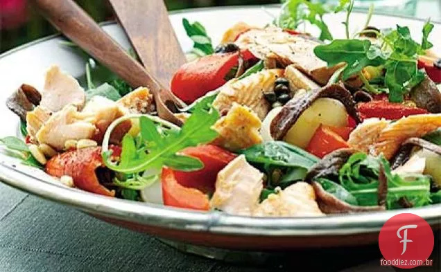 Pimenta assada e prato de salmão