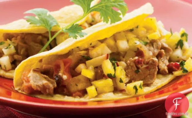 Tacos macios de porco Chipotle com Salsa de abacaxi