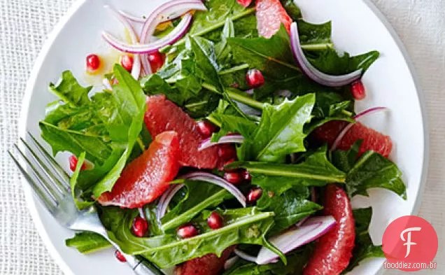 Salada de dente-de-leão e toranja