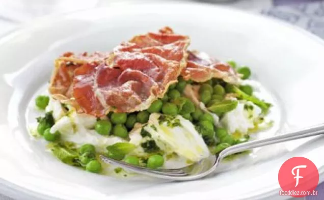 Salada crocante de prosciutto, ervilha e mussarela com vinagrete de hortelã