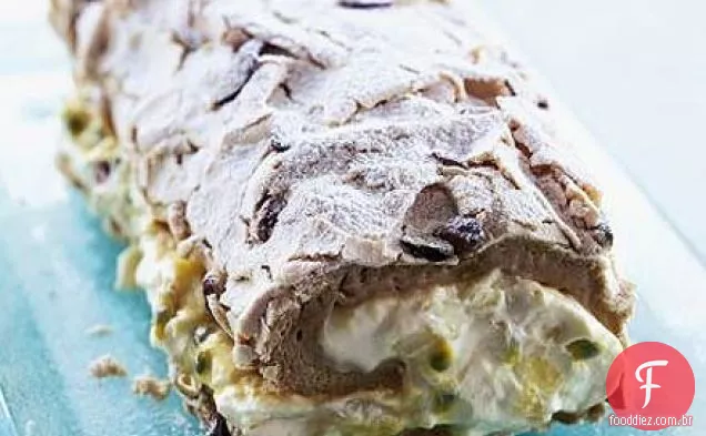 Manga e maracujá pavlova roulade