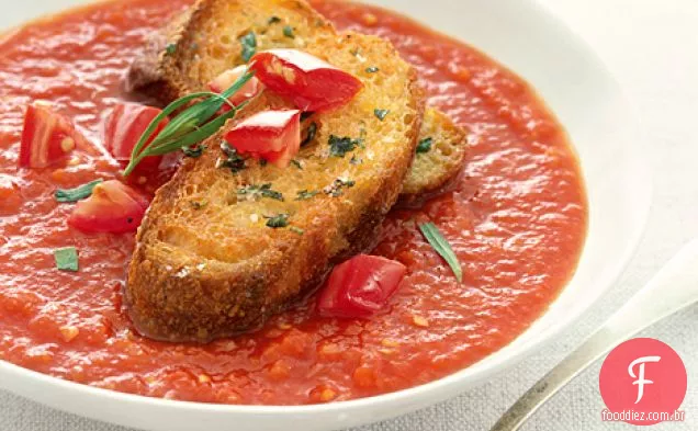 Tomate gelado - sopa de estragão com Croutons