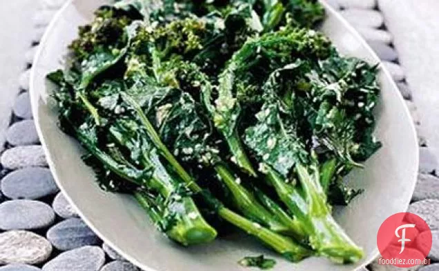 Brócolis Tenderstem com gergelim
