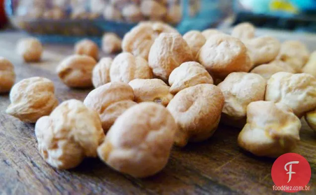 Hummus 3 Maneiras: Pimenta Vermelha Assada, Alho Assado Ou Tradicional