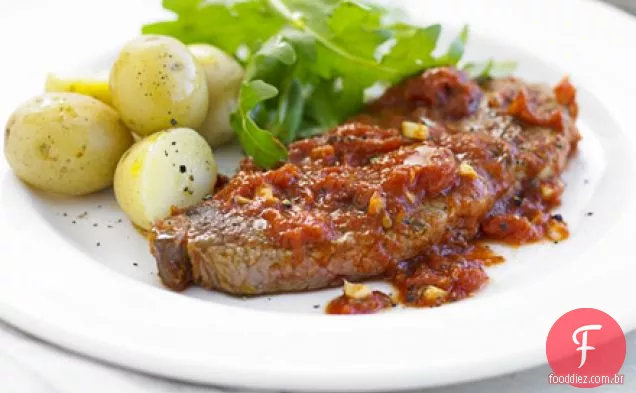 Bifes de lombo com molho de pizzaiola