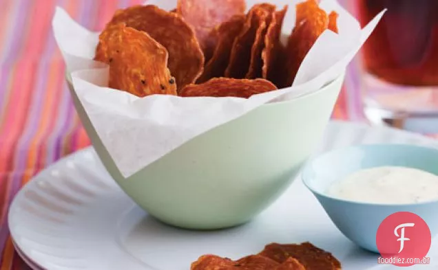 Salame Chips com molho de mostarda granulada