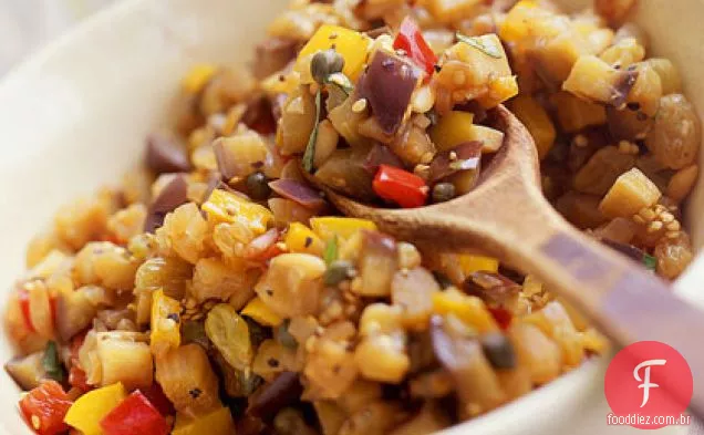 Salada de gergelim e berinjela com pimentão e Jicama