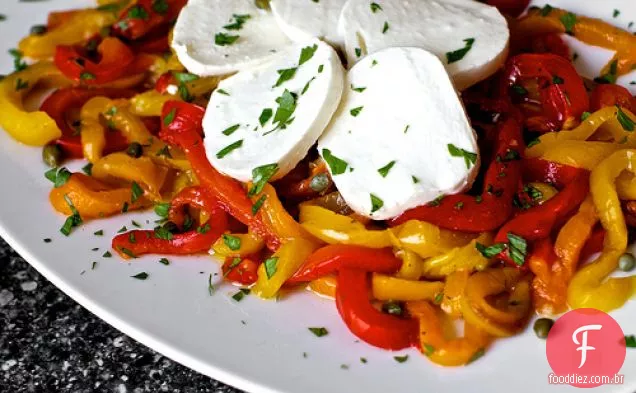Pimentos Torrados Com Alcaparras E Mussarela