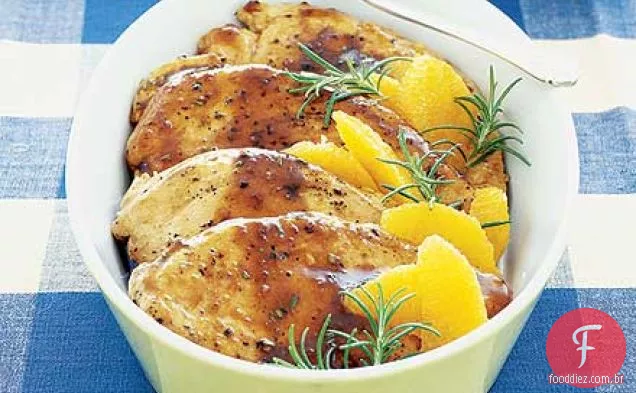 Frango em molho balsâmico, laranja e alecrim