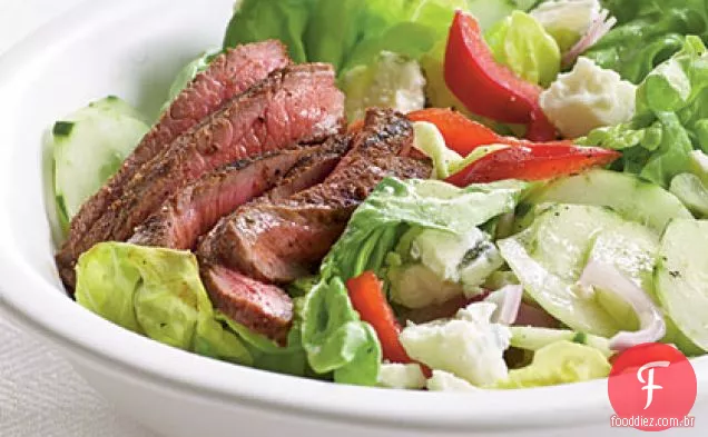Lombo de churrasco e salada de queijo azul
