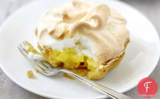 Pequenas tortas de merengue de limão
