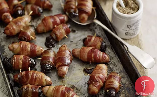 Bacon, salsicha e pãezinhos de ameixa