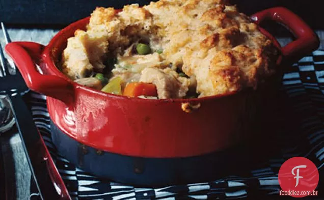 Potpie de peru com crosta de biscoito Cheddar