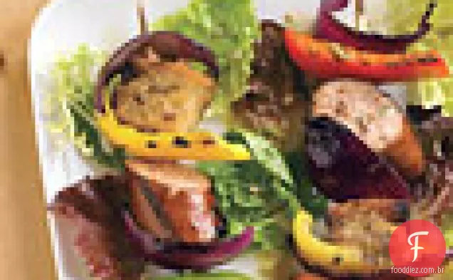 Salsicha, massa fermentada e pimentão Spiedini