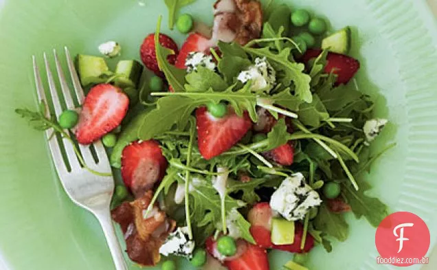 Salada De Morango Do Jardim Da Primavera