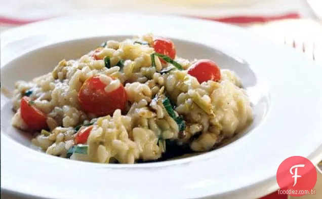 Risoto com mussarela fresca, Tomate Uva e manjericão