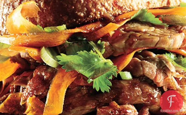 Sanduíches De Carne De Porco Marinada De Soja