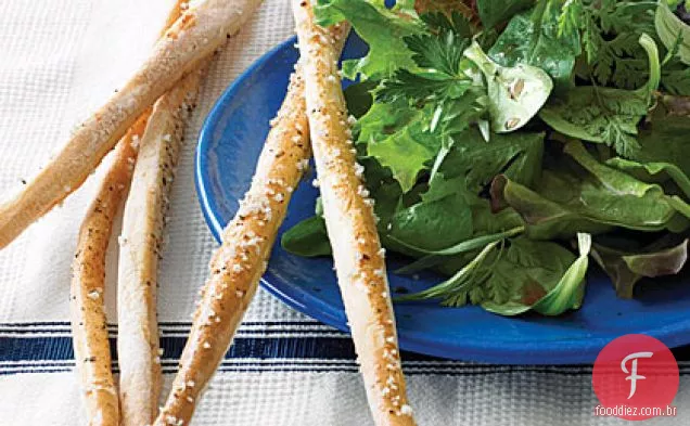 Palitos finos de sal e pimenta