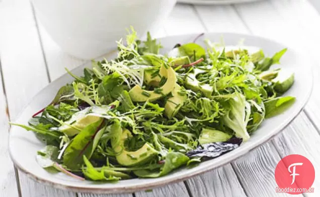 Salada verde com abacate