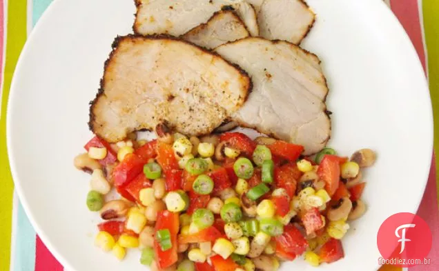 Carne de porco assada com salada de ervilha de Olhos Pretos