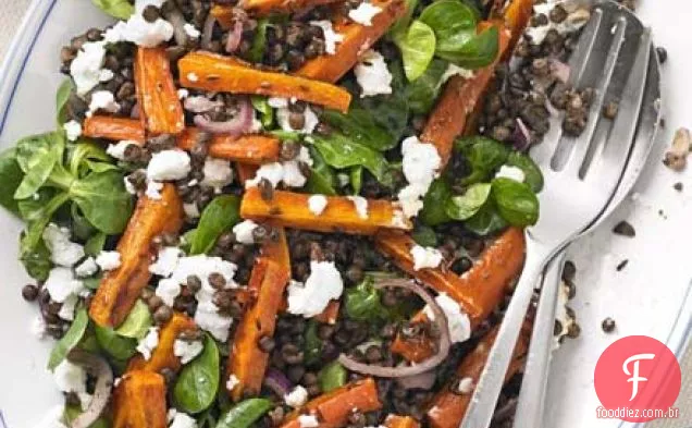 Lentilha Puy, cenoura assada temperada e salada feta