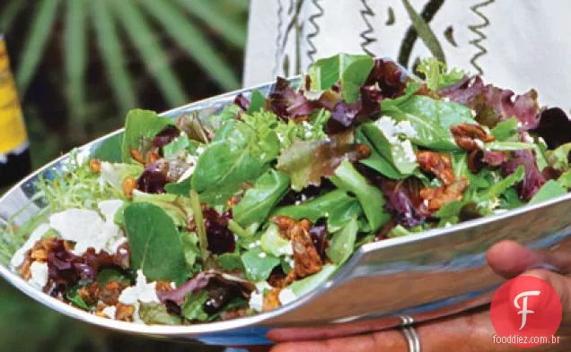 Salada de Lanny com sementes de abóbora cristalizadas