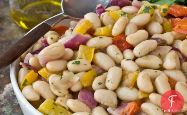 Feijão Branco E Salada De Legumes Assada