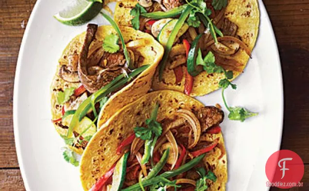 Fajitas de legumes e bife com Jalapeños