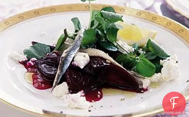 Beterraba, queijo de cabra e salada de anchova