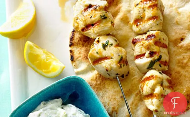 Souvlaki de frango com Tzatziki