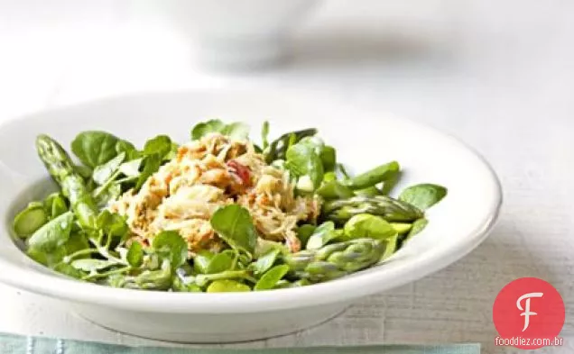 Salada de caranguejo e aspargos com creme de salada real