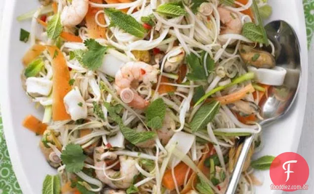 Salada de frutos do mar Vietnamita