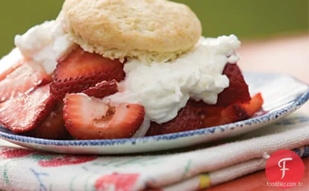 Bolo De Morango No Verão