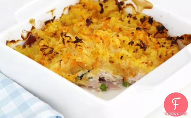 Torta de frango com uma palha de cenoura