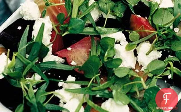 Beterraba, queijo de cabra e salada de estragão