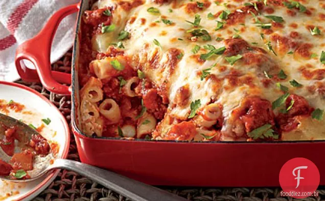 Ziti assado com salsicha