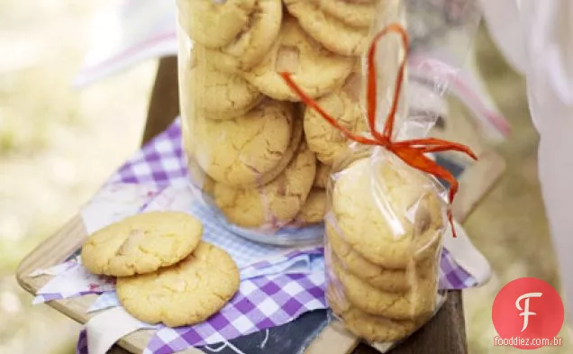 Creme e biscoitos de chocolate branco