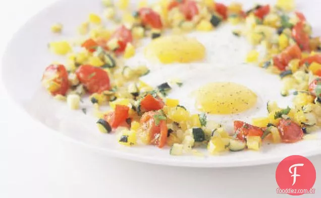 Ovos fritos com confetes vegetais