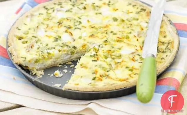 Arinca defumada, cebolinha e torta de açafrão