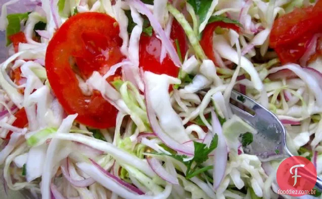 Ensalada de Repollo con Tomate (Salada de repolho e tomate)