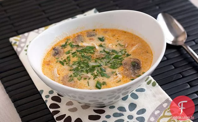 Sopa De Galinha De Coco Tailandês Picante